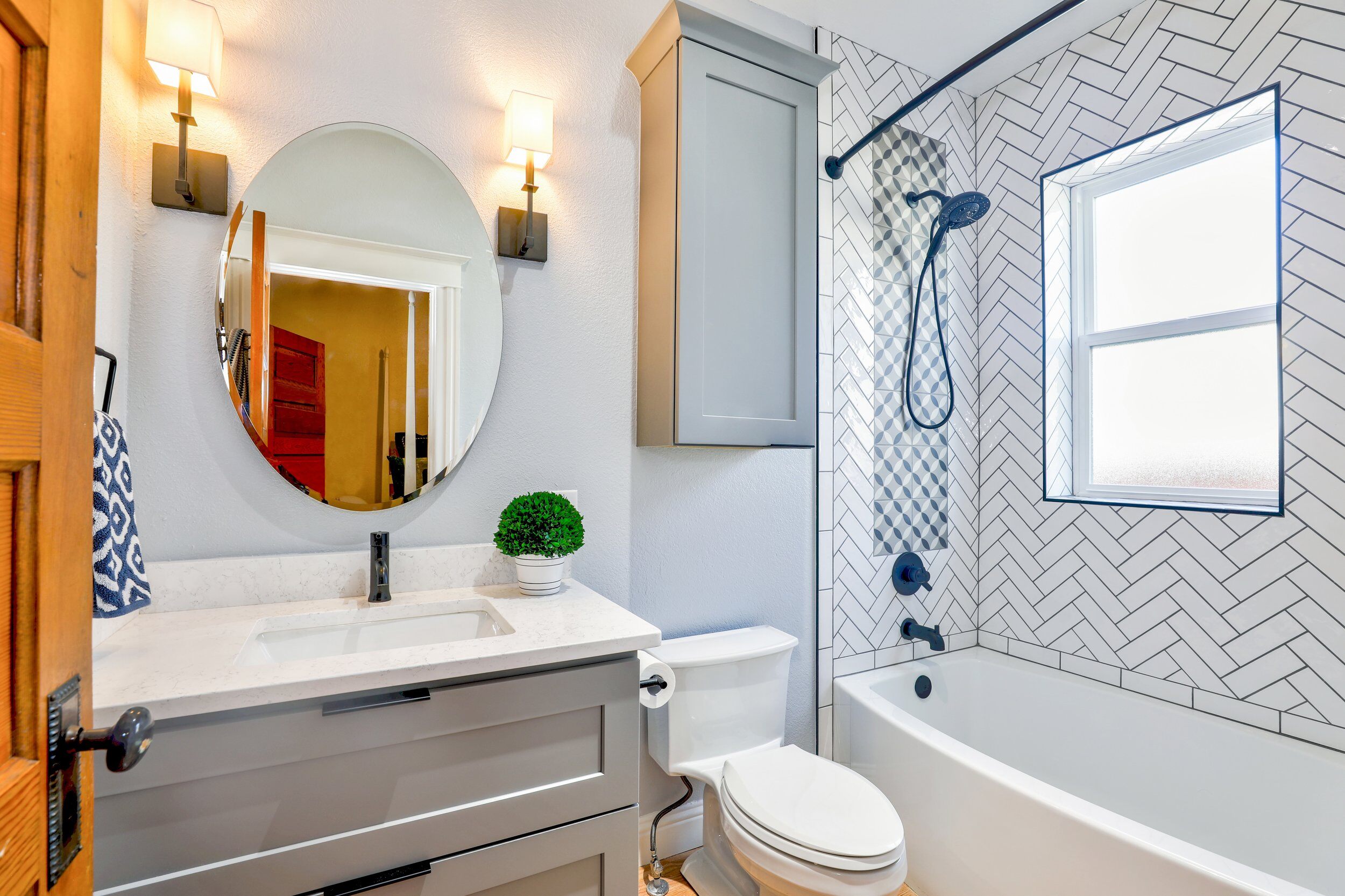 architecture-bathroom-bathtub-1910472.jpg