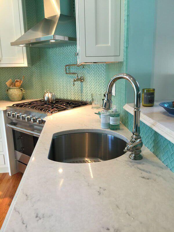 custom-white-cabinet-kitchen-design-with-seagreen-kitchen-tiles-marble-worktop